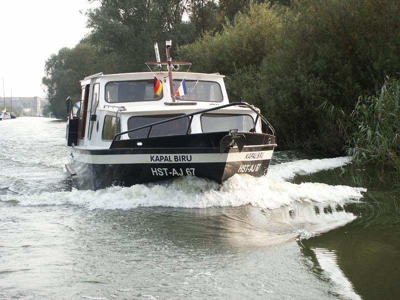 Hausboote Peene Stettiner Haff & Ostsee – Hausboot Kapal Biru Hausbootvermietung