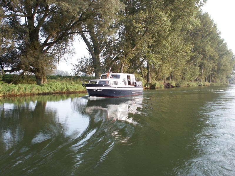 Hausboot Bootsvermietung Bootscharter & Bootstouren auf der Peene in Mecklenburg-Vorpommern