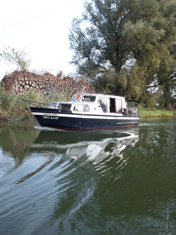 Hausboot Bootsvermietung Bootscharter & Bootstouren auf der Peene in Mecklenburg-Vorpommern