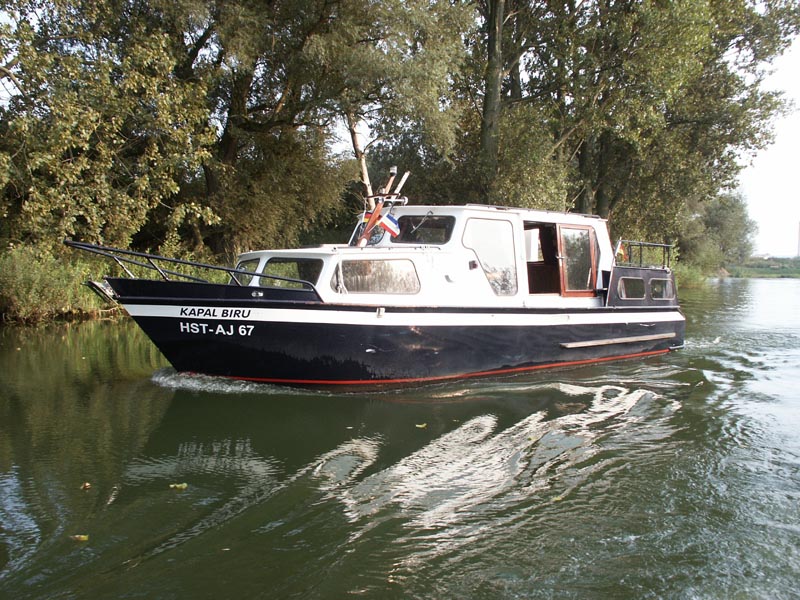Hausboote Peene Stettiner Haff & Ostsee  Hausboot Kapal Biru Hausbootvermietung