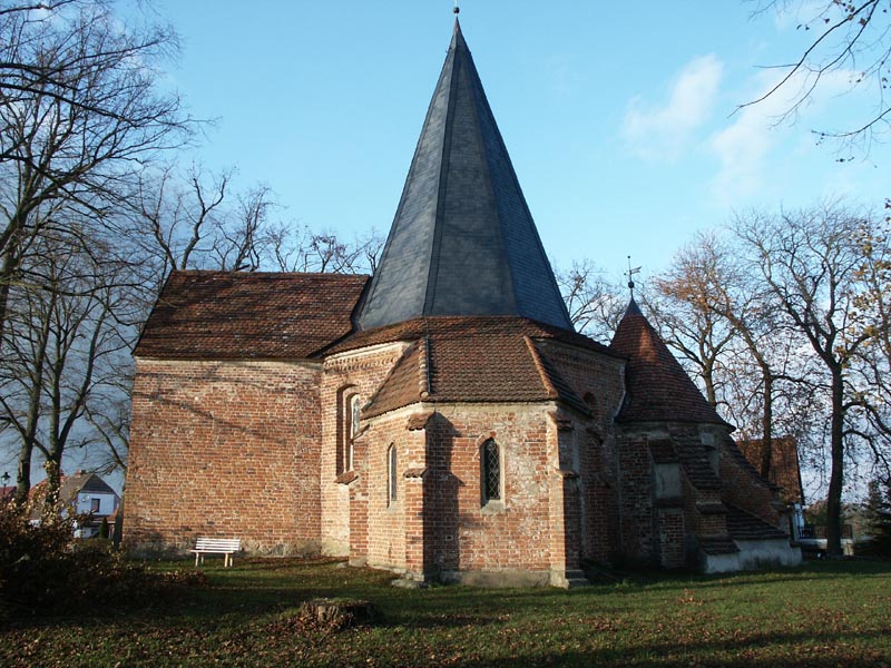 Oktogonkirche Sakralbau - Gotische Oktogonkirche in Ludorf Mecklenburg