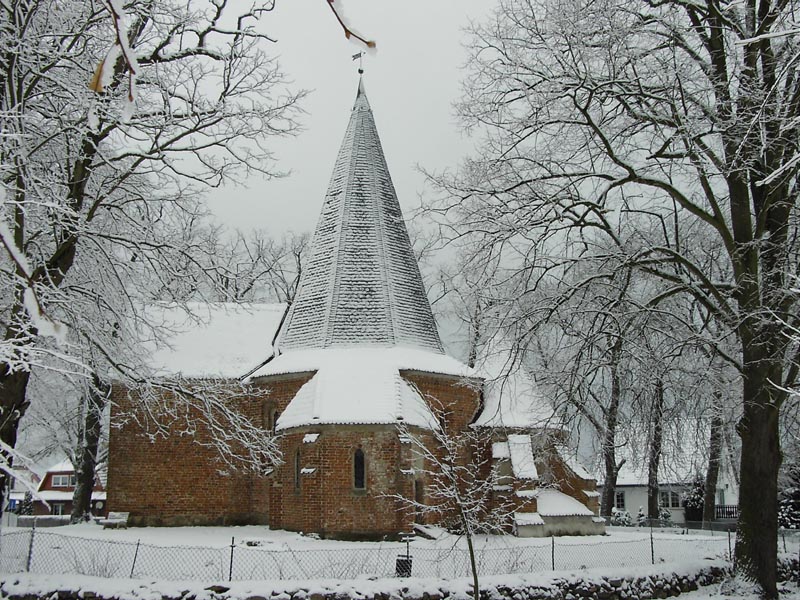 Oktogonkirche Sakralbau - Gotische Oktogonkirche in Ludorf Mecklenburg