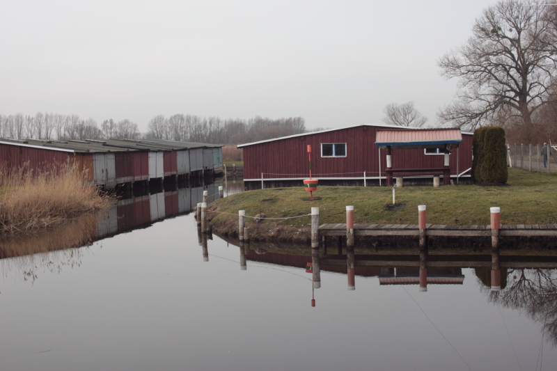 Seehundwiese an Bootsschuppen - Seehund in Malchin